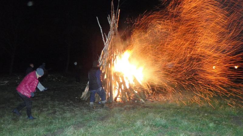 Wśród nocnej ciszy Za Borem