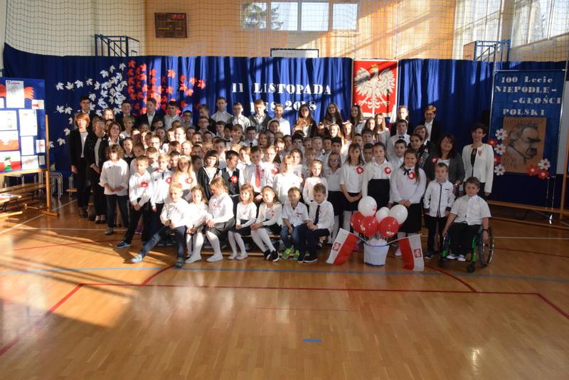 Szkoła Podstawowa w Rzemieniu świętowała 100 lecie Odzyskania Niepodległości