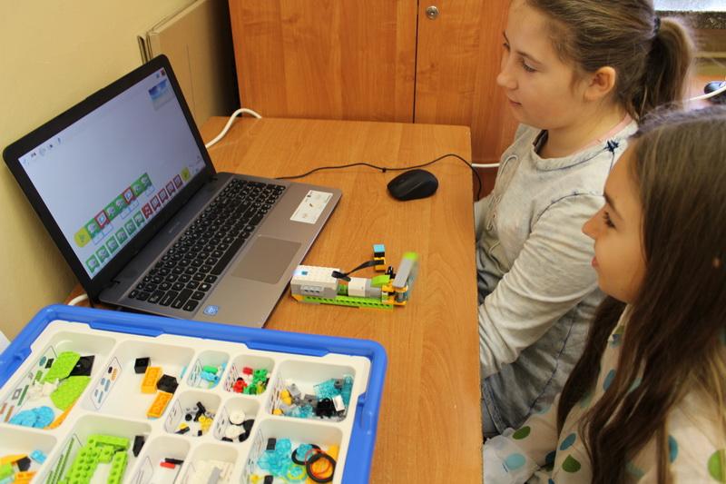 Dzień Nowych Technologii w Edukacji w Szkole Podstawowej w Kiełkowie