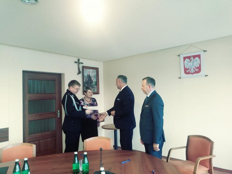OSP Rzemień podpisała umowę z WFOŚiGW w Rzeszowie na dotację na zakup średniego samochodu pożarniczego