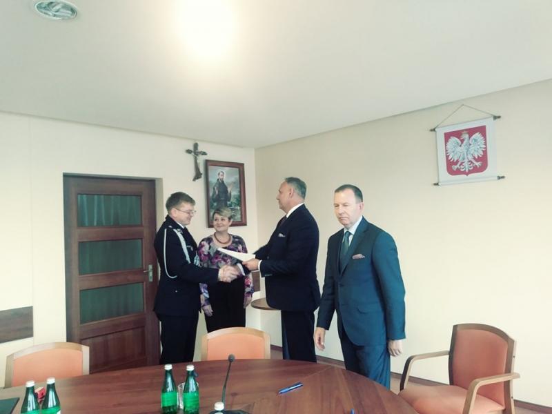 OSP Rzemień podpisała umowę z WFOŚiGW w Rzeszowie na dotację na zakup średniego samochodu pożarniczego