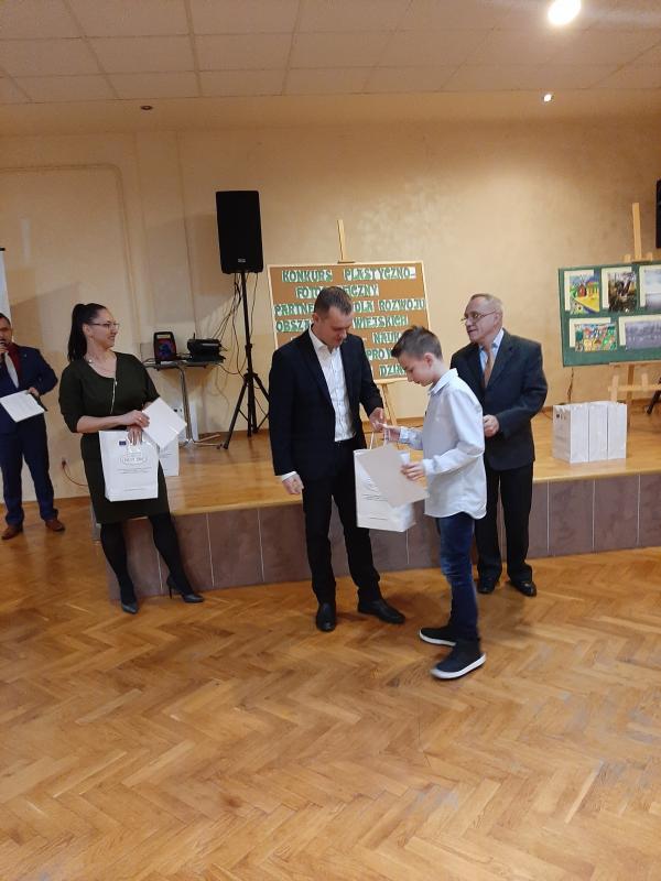 POWIATOWE WYRÓŻNIENIA dla UCZNIÓW Szkoły Podstawowej w Rzemieniu!!!