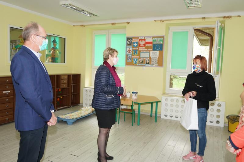 Przecławska akcja szycia maseczek nabiera tempa