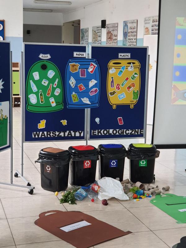 Wystawa Jesteśmy eko. Segregacja śmieci.