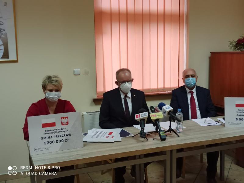Wręczenie czeków w ramach Rządowego Funduszu Inwestycji Lokalnych