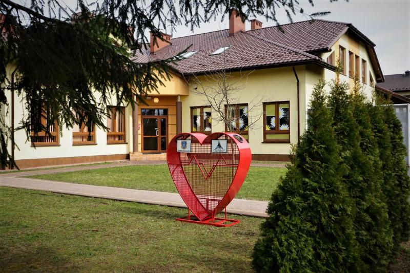 Kolejne kosze na nakrętki dla potrzebujących!