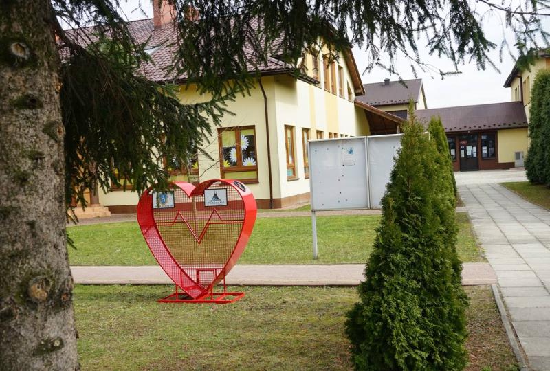 Kolejne kosze na nakrętki dla potrzebujących!