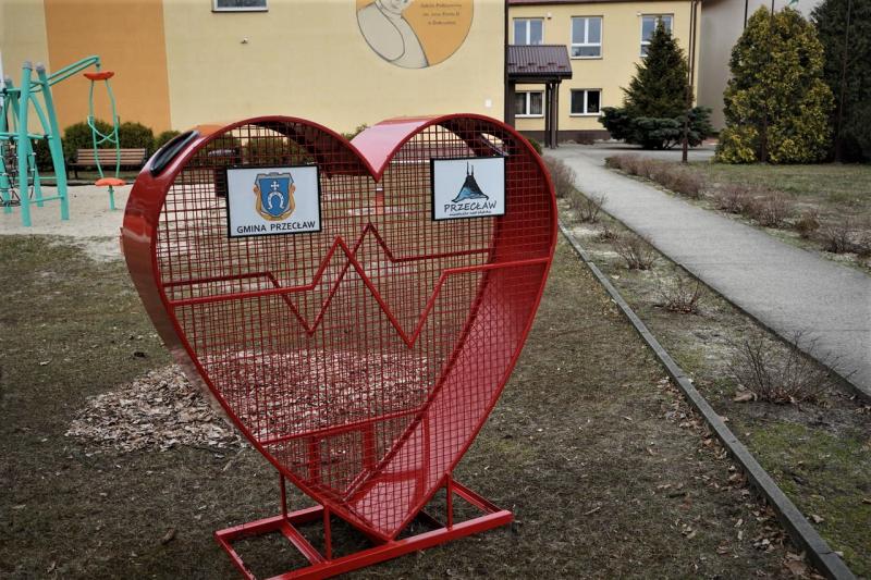 Kolejne kosze na nakrętki dla potrzebujących!