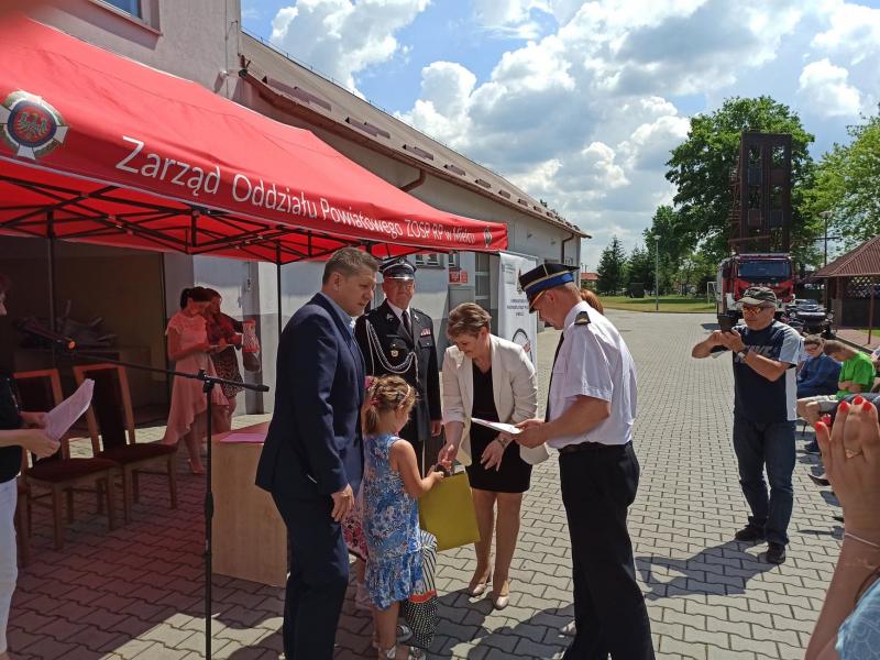 Nagrody dla laureatów Konkursu Plastycznego z okazji 100 – lecia ZORSP RP