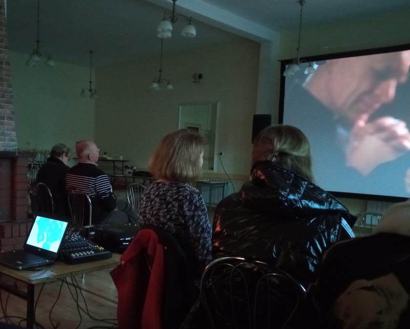 Projekcja filmu o kardynale Wyszyńskim w ramach projektu realizowanego przez Stowarzyszenie Społeczno – Kulturalne Rędziny