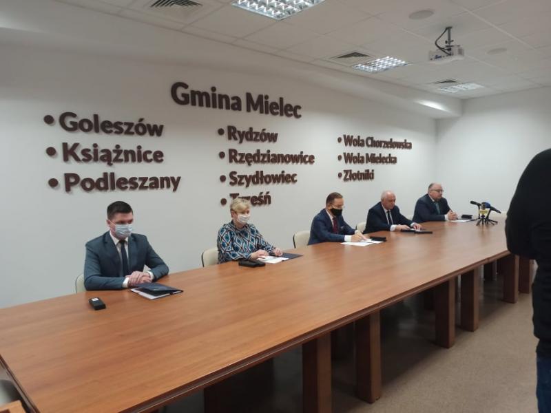 Burmistrz Siembaba obok Marszałka Ortyla
