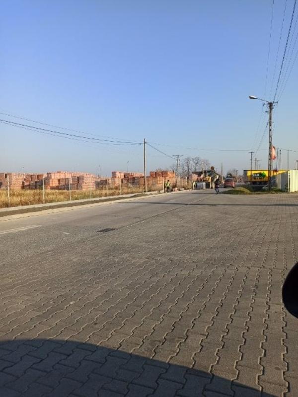 Zmierza ku końcowi budowa chodnika na odcinku od ronda do przejazdu kolejowego w Tuszymie