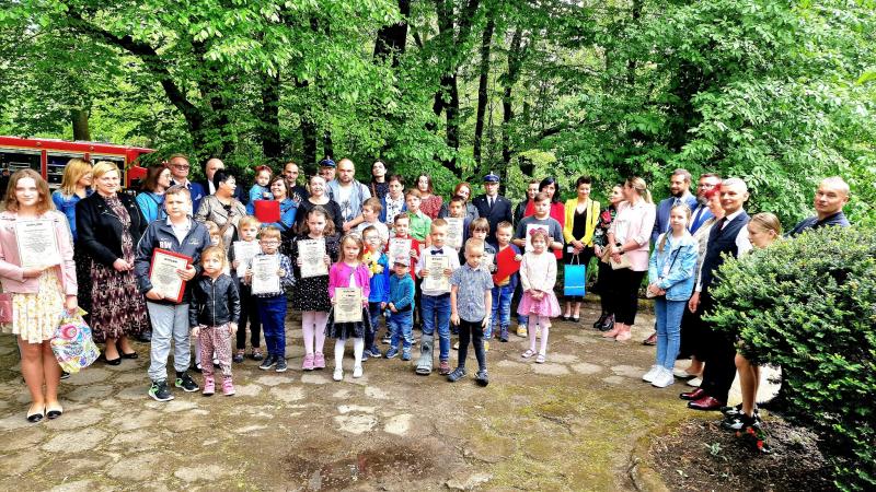 SUKCES MICHAŁKA I IGORA Z SAMORZĄDOWEGO PRZEDSZKOLA W RZEMIENIU W XIX EDYCJI KONKURSU PLASTYCZNEGO WSPÓŁCZEŚNI RYCERZE ŚWIĘTEGO FLORIANA.