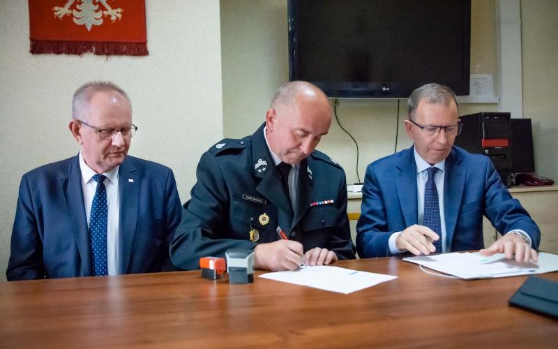 Podpisano umowy na dofinansowanie jednostek OSP