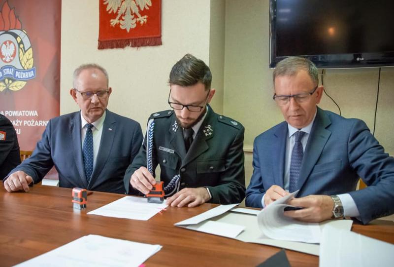 Podpisano umowy na dofinansowanie jednostek OSP