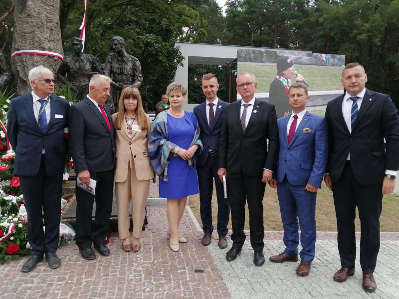 Odsłonięcie Pomnika Żołnierzy Wyklętych w Mielcu