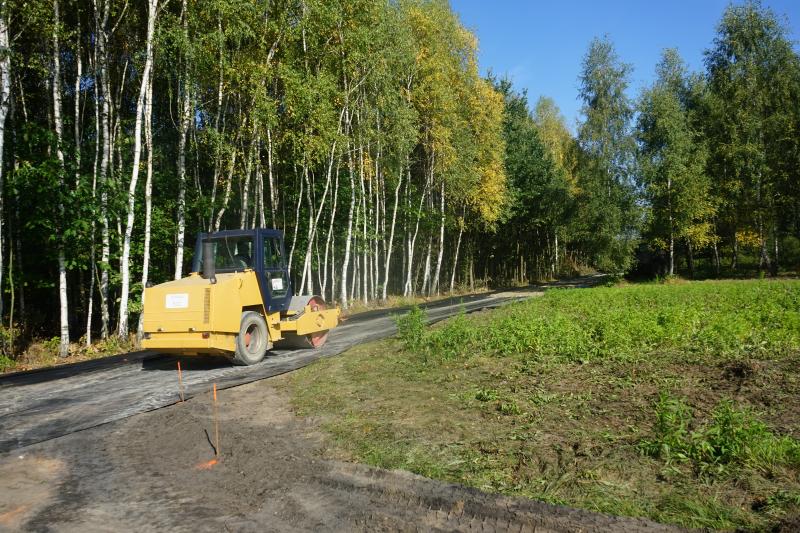 Modernizacja drogi dojazdowej do gruntów rolnych w Błoniu w toku