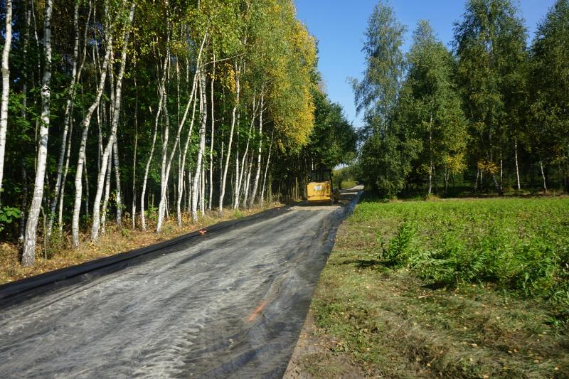 Modernizacja drogi dojazdowej do gruntów rolnych w Błoniu w toku