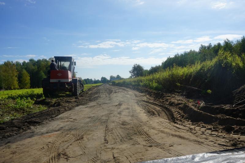 Modernizacja drogi dojazdowej do gruntów rolnych w Błoniu w toku
