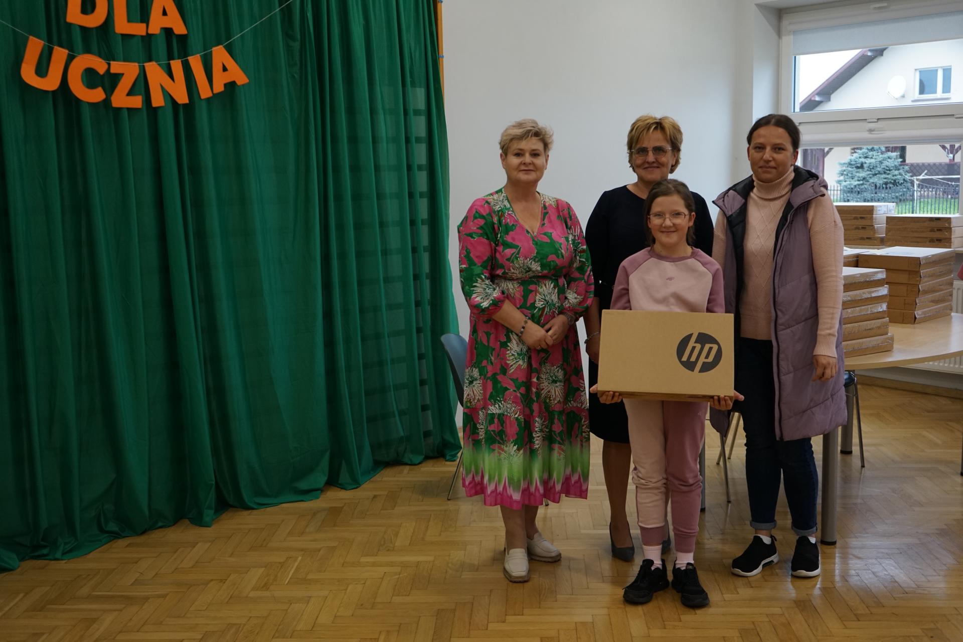 Laptopy dla 4-klasistów z Przecławia