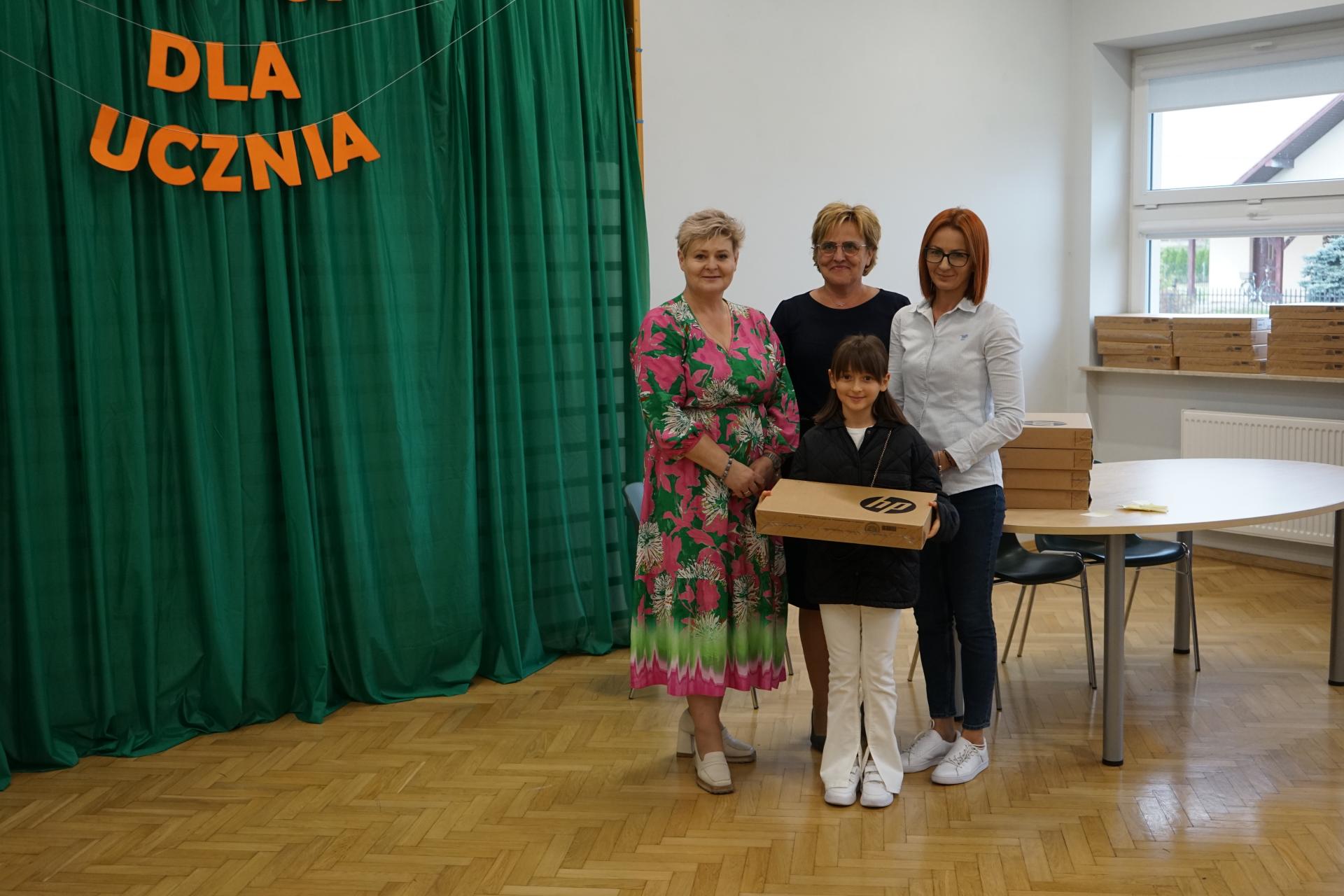 Laptopy dla 4-klasistów z Przecławia