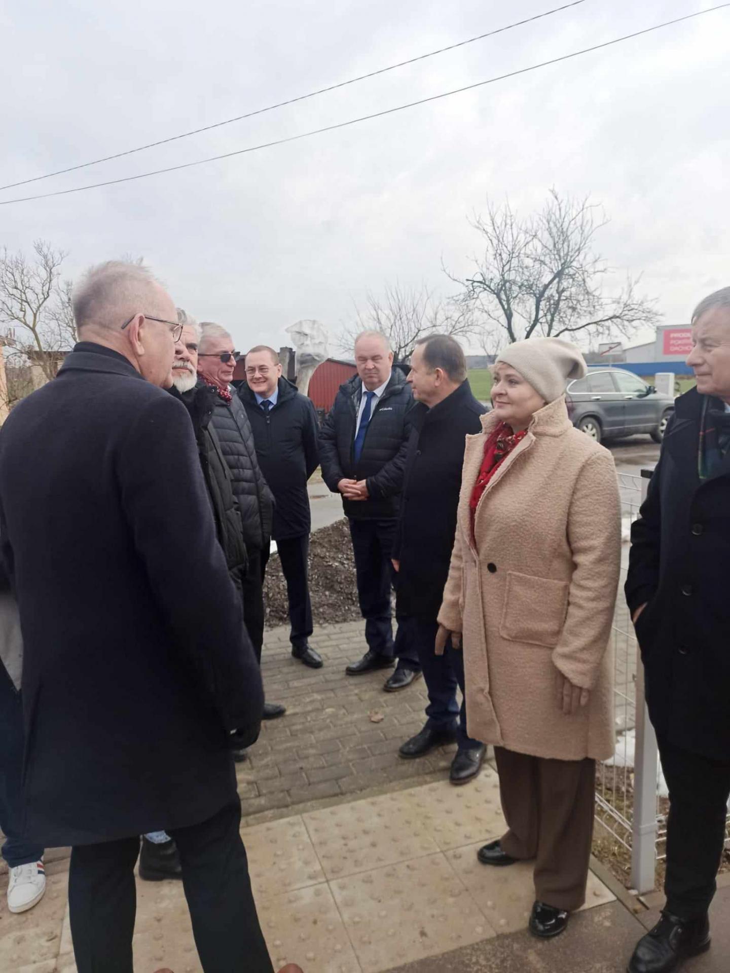 Promocyjny przejazd pociągiem hybrydowym przez Gminę Przecław