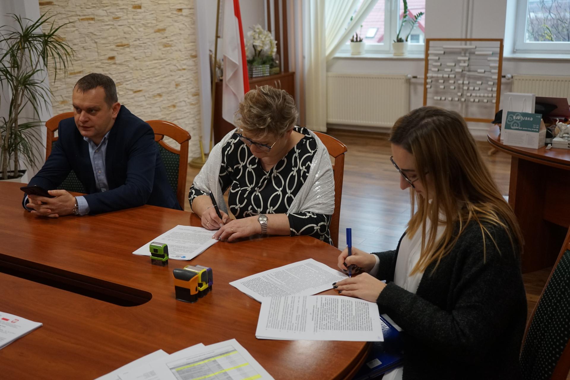 Pierwsza umowa inwestycyjna w gminie podpisana! Dobra informacja dla Mieszkańców Zaborcza!