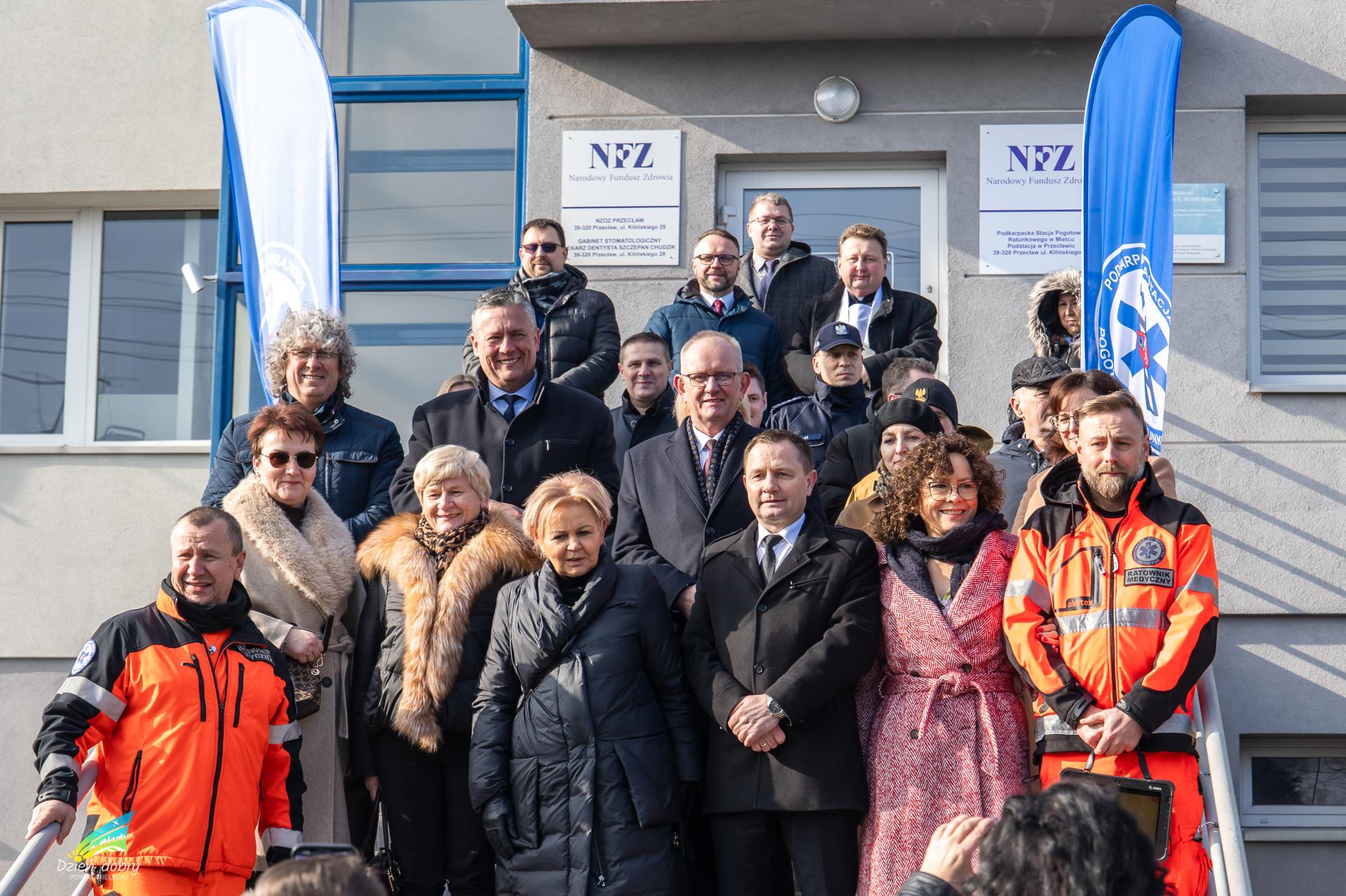 Zdjęcie grupowe zaproszonych gości