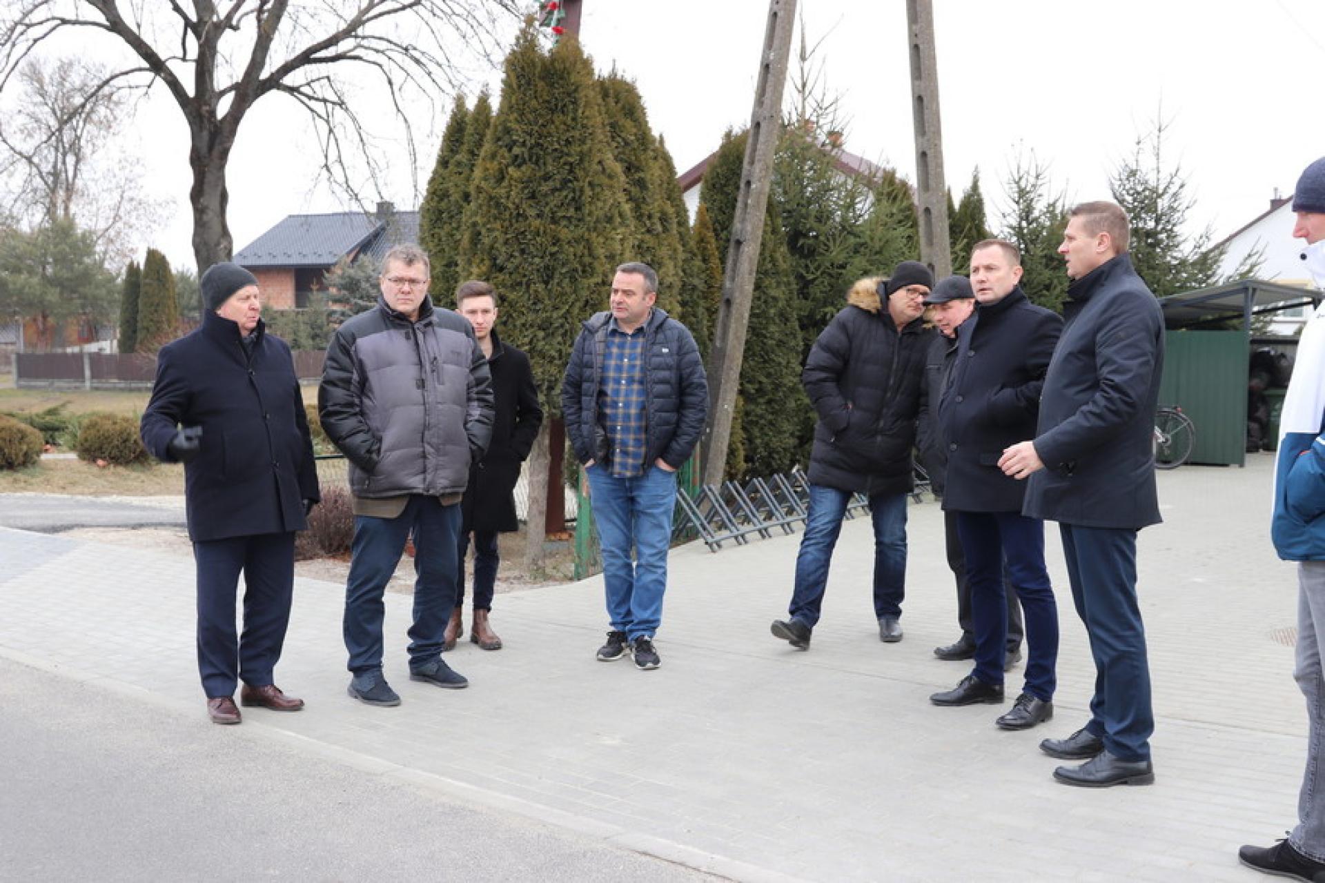 Zakończenie przebudowy drogi w Łączkach Brzeskich