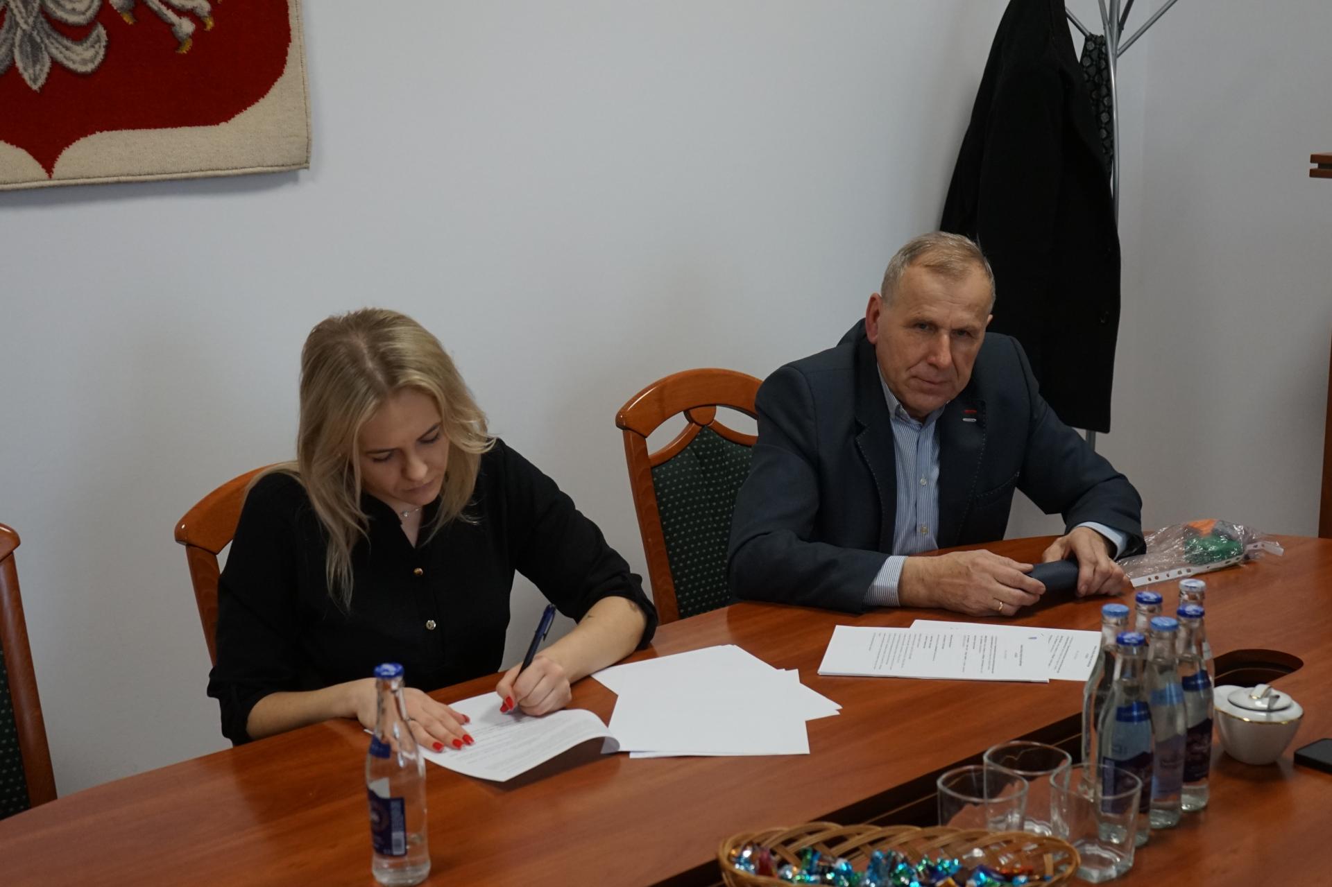 Przedstawiciele KS Potok Dobrynin i KS SMP Tuszymka