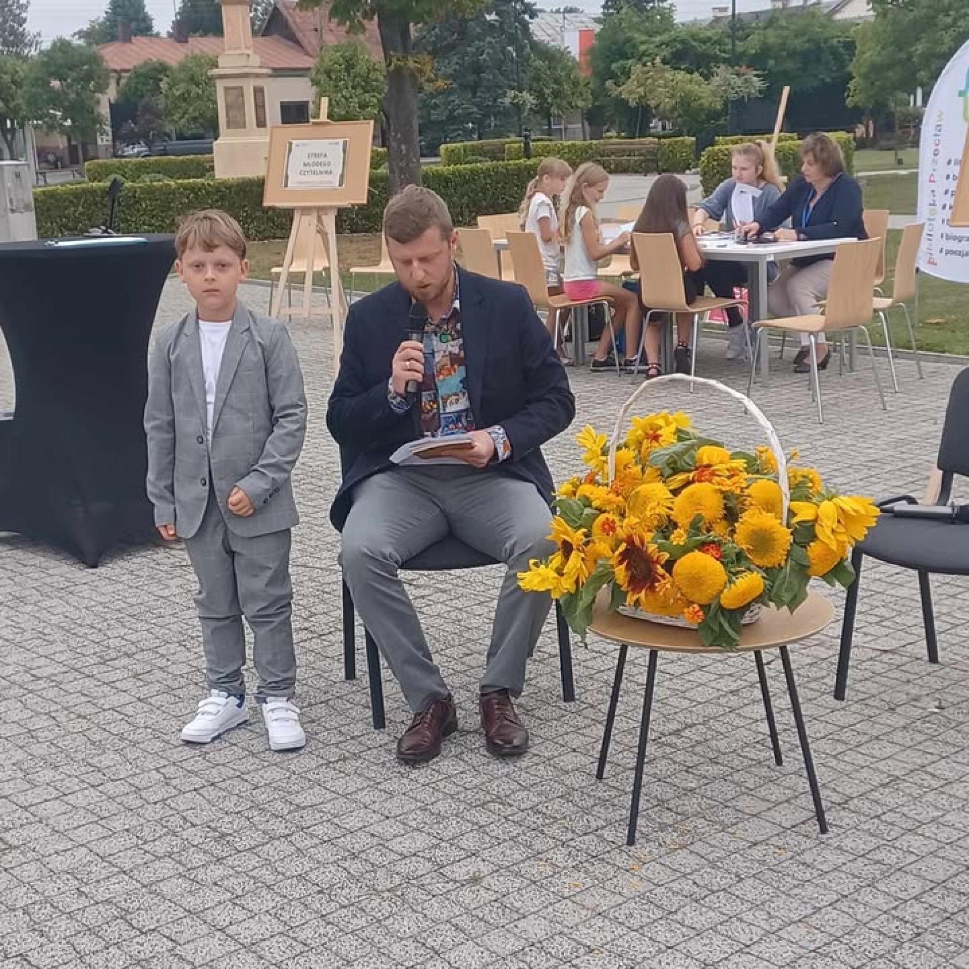 Narodowe Czytanie 2025 na przecławskim Rynku