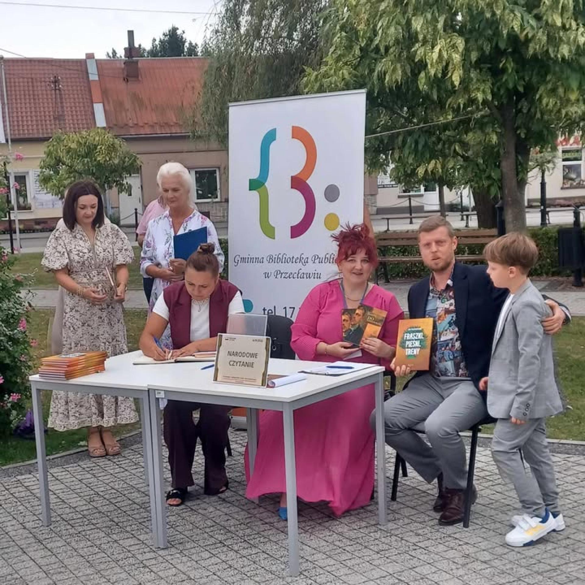 Narodowe Czytanie 2025 na przecławskim Rynku