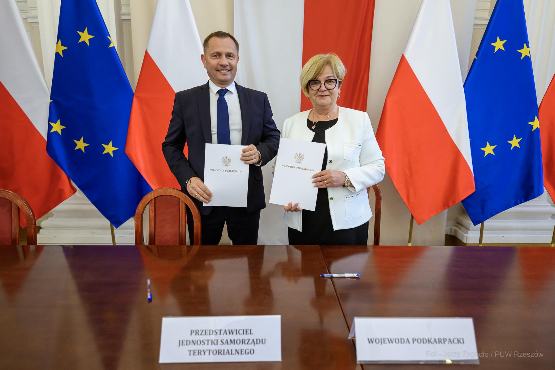 Burmistrz Maciej Jemioło i Wojewoda Teresa Kubas-Hul