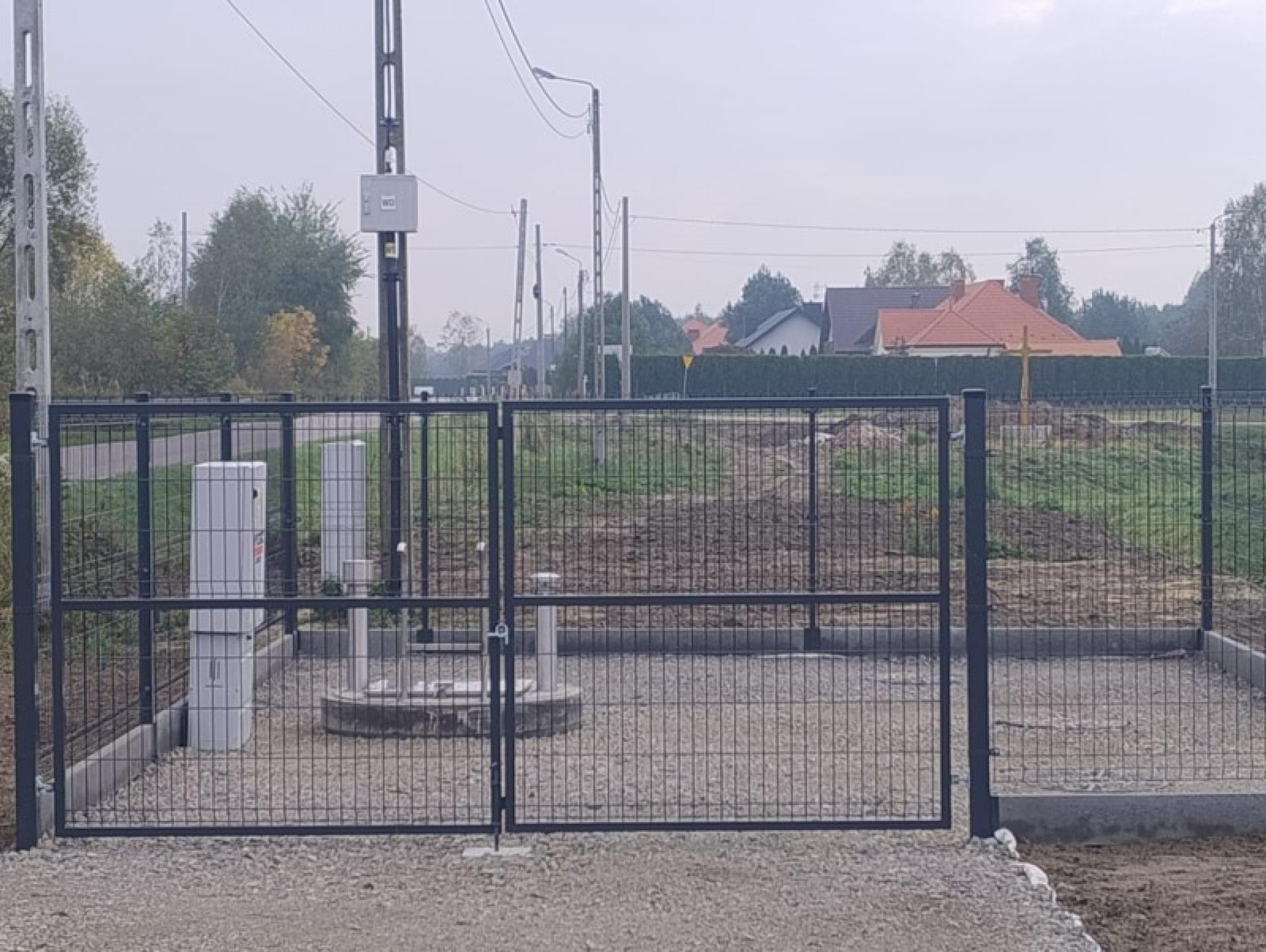 Budowa kanalizacji sanitarnej w Przecławiu przy ul. 3-Maja i Podlesie wraz z remontem studni na kolektorze sanitarnym Przecław-Błonie oraz budową instalacji fotowoltaicznej przy oczyszczalni ścieków w Błoniu