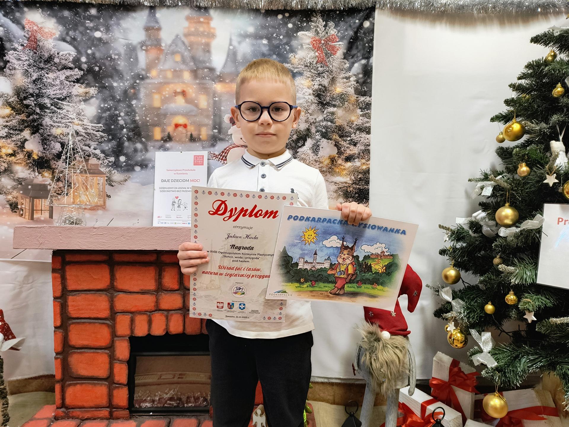 Julian z dyplomem