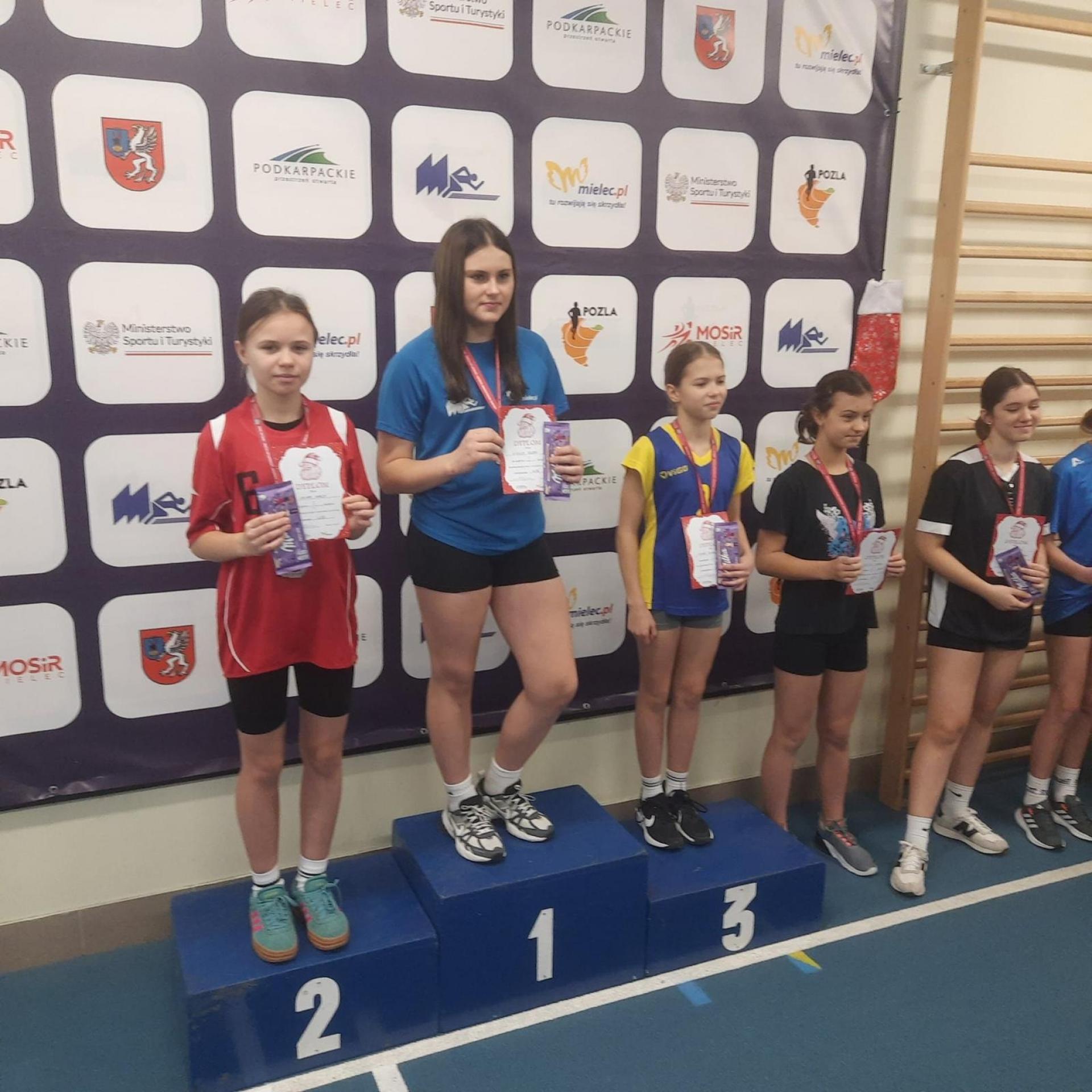 Laureaci zawodów na podium