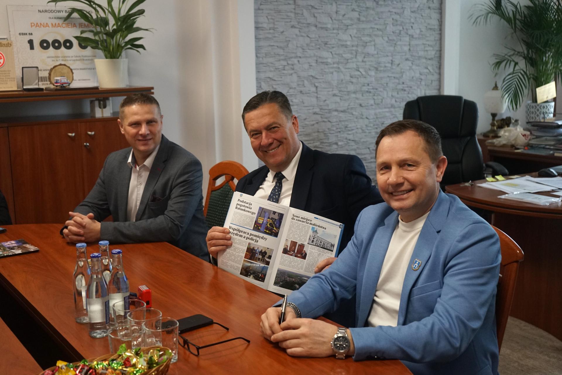 Dyrektor T. Ortyl Dyrektor G. Gałuszka Burmistrz M. Jemioło