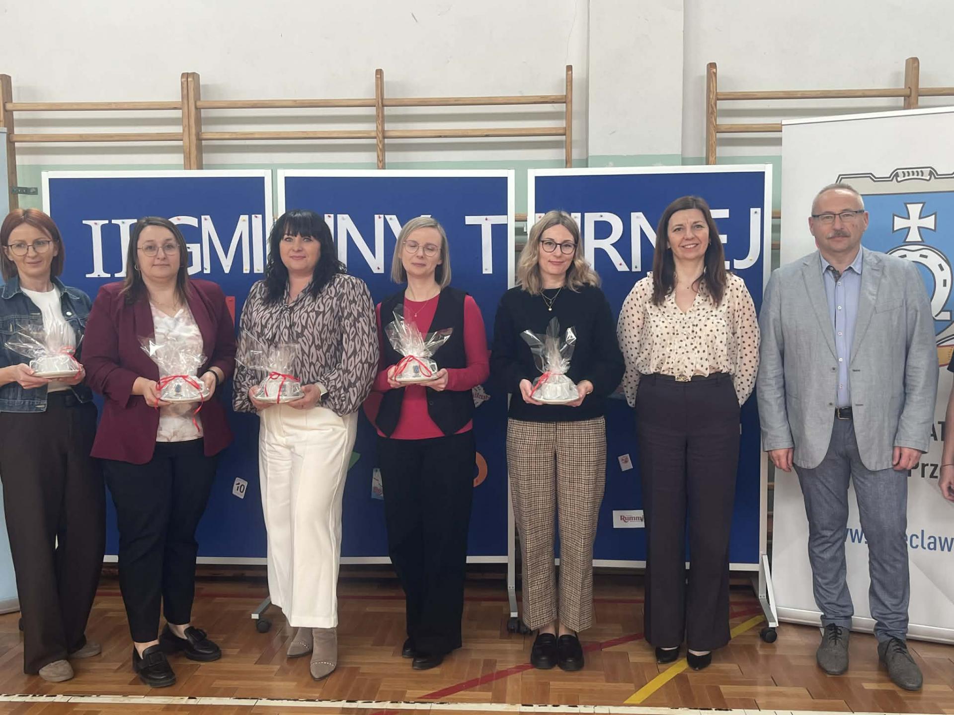 Uczestnicy II Turnieju Rummikub pod patronatem Burmistrza Przecławia